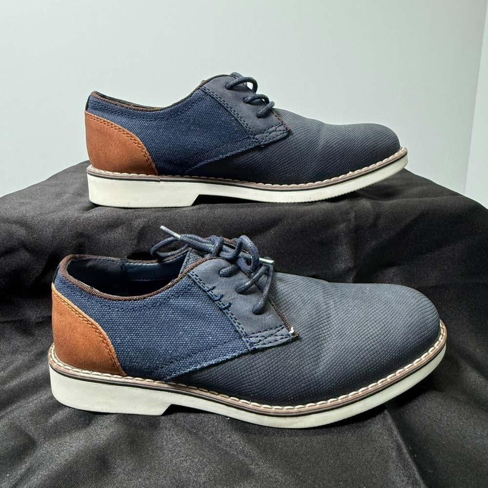 Steve Madden BGREGG Boys Size 4 Navy/Tan Oxfords Flats 128692